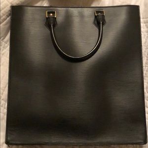 Louis Vuitton epic sac plat